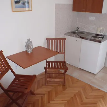 Seaside Apartment *