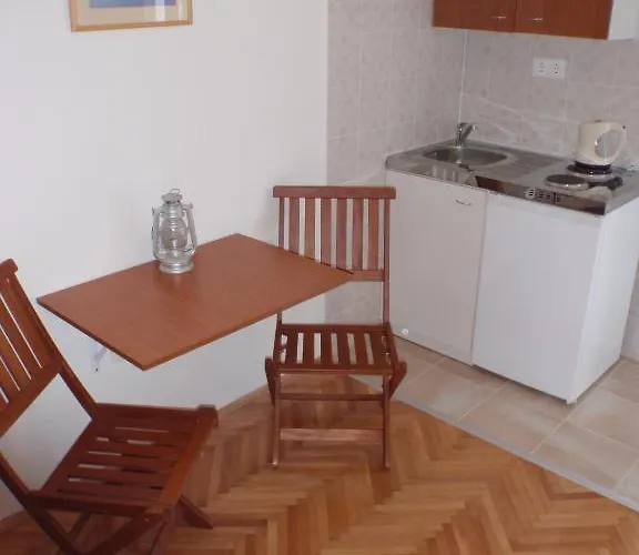 Seaside Apartment *